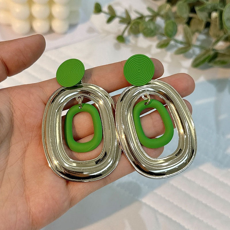 Simple and fashionable geometric oval earrings for women