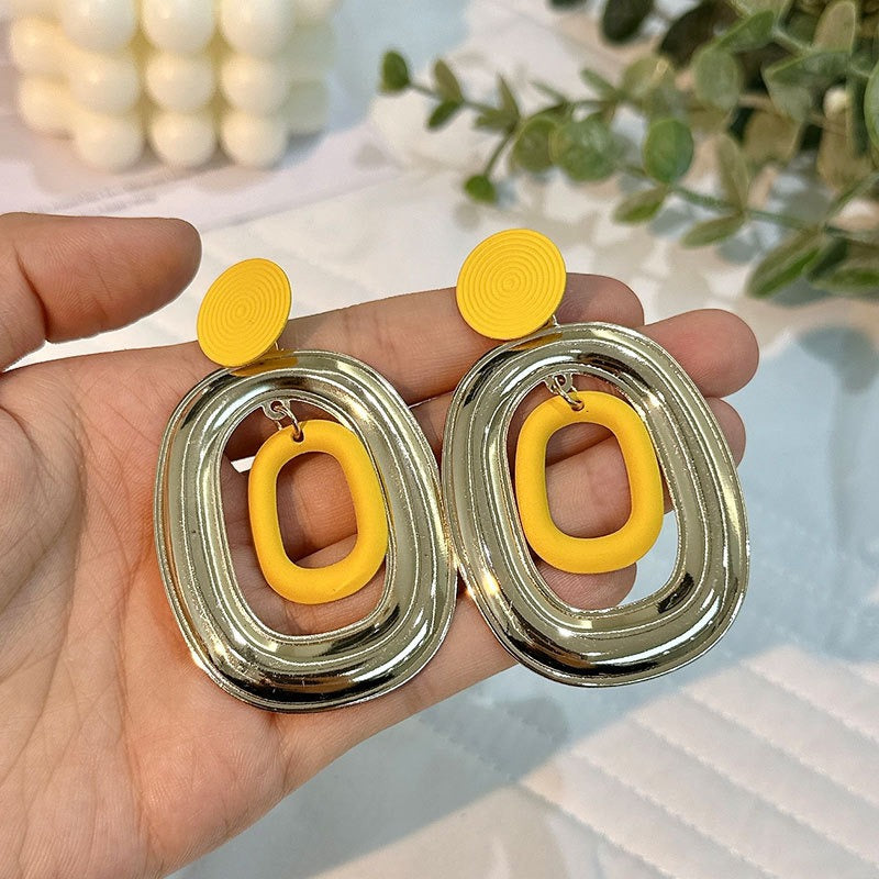 Simple and fashionable geometric oval earrings for women