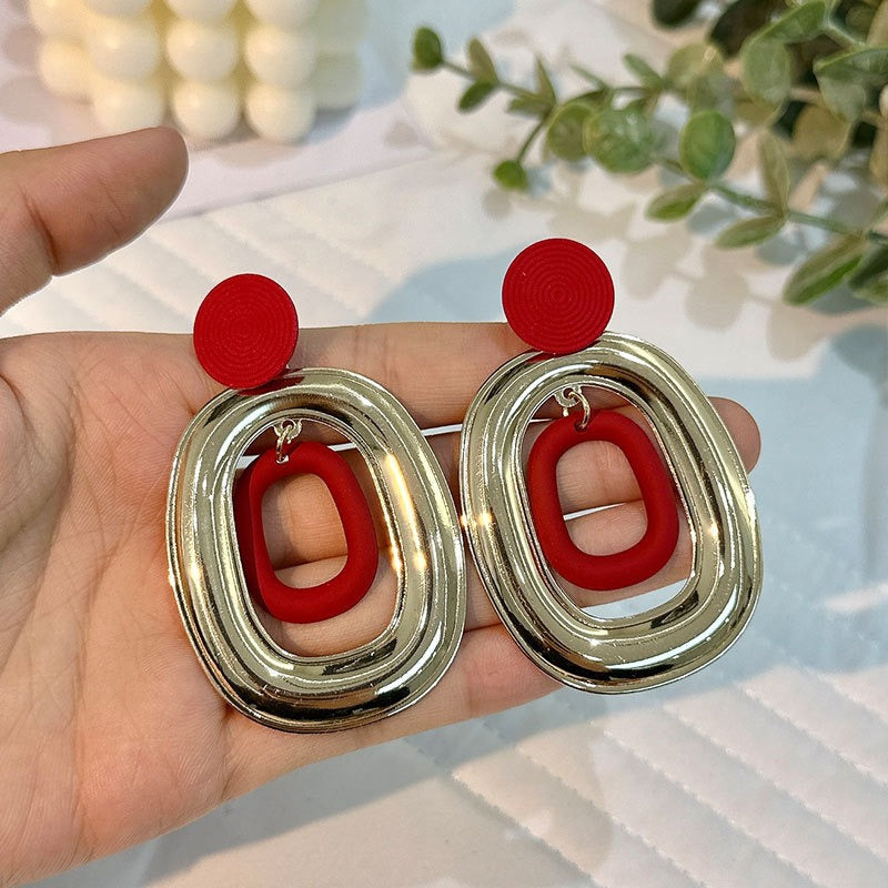 Simple and fashionable geometric oval earrings for women